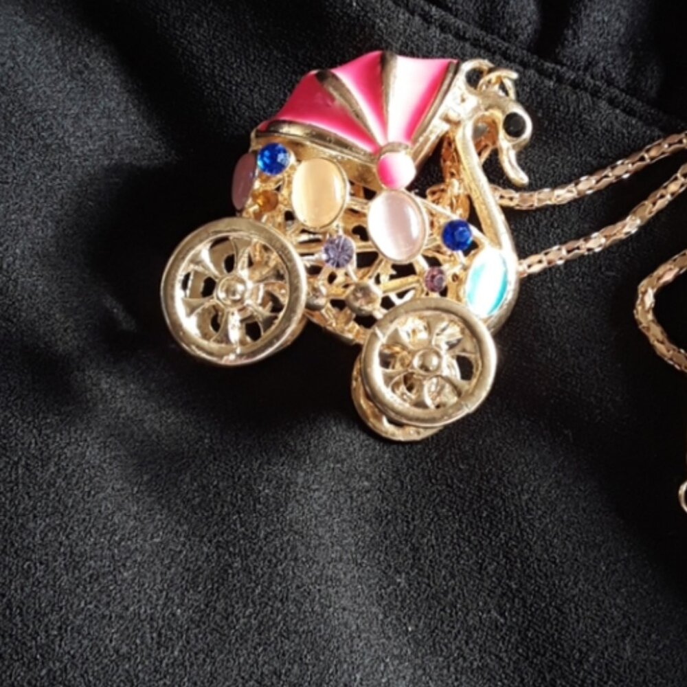 Betsey Johnson JEWELED SWAN CARRIAGE NECKLACE - Picture 6 of 8